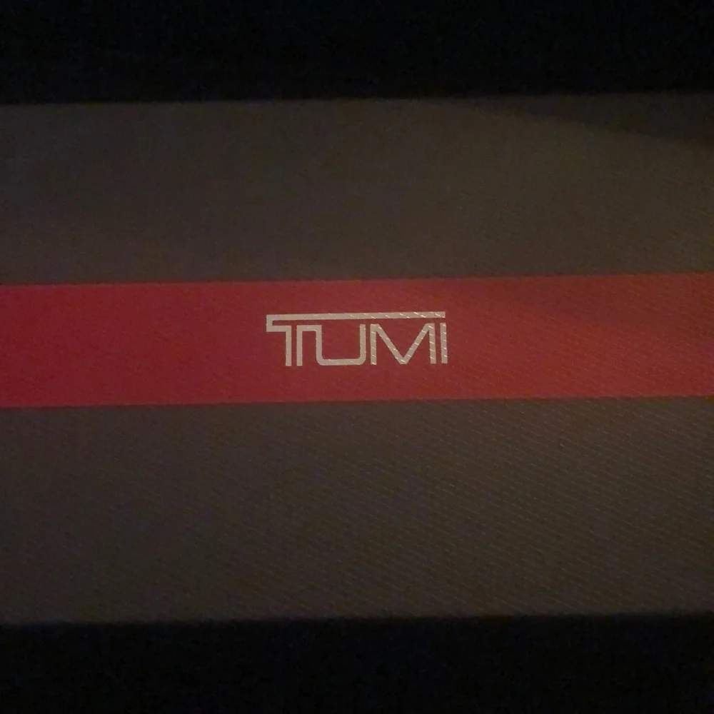 NIB $195 Tumi Leather ID Lock Travel Organizer in Brown Textured Leather!